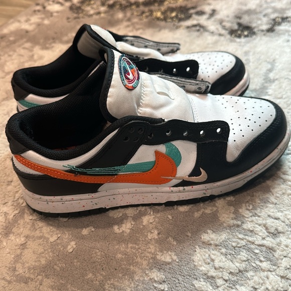 Nike SB Dunks - Picture 2 of 4